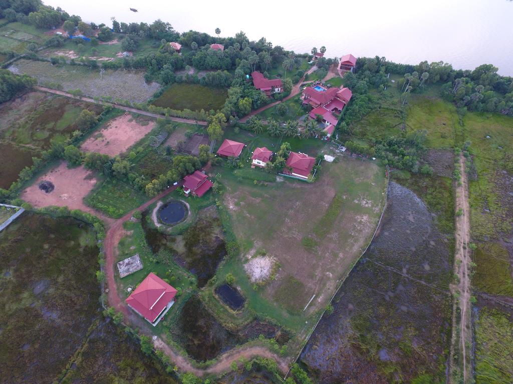 Villa Vedici Kampot Exteriör bild